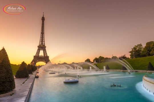 Eiffel Tower: Paris, France (Ref: AW032)